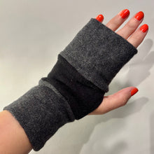 Load image into Gallery viewer, Flip Mitts