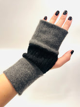 Load image into Gallery viewer, Flip Mitts