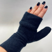 Load image into Gallery viewer, Fingerless Mittens
