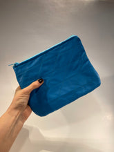 Load image into Gallery viewer, Quilted Leather Pouches