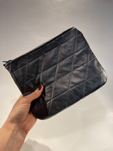 Load image into Gallery viewer, Quilted Leather Pouches