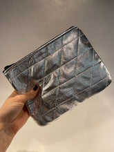 Load image into Gallery viewer, Quilted Leather Pouches