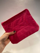 Load image into Gallery viewer, Quilted Leather Pouches