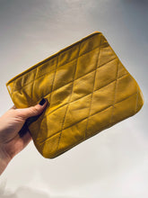 Load image into Gallery viewer, Quilted Leather Pouches