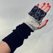 Load image into Gallery viewer, Arm Warmers
